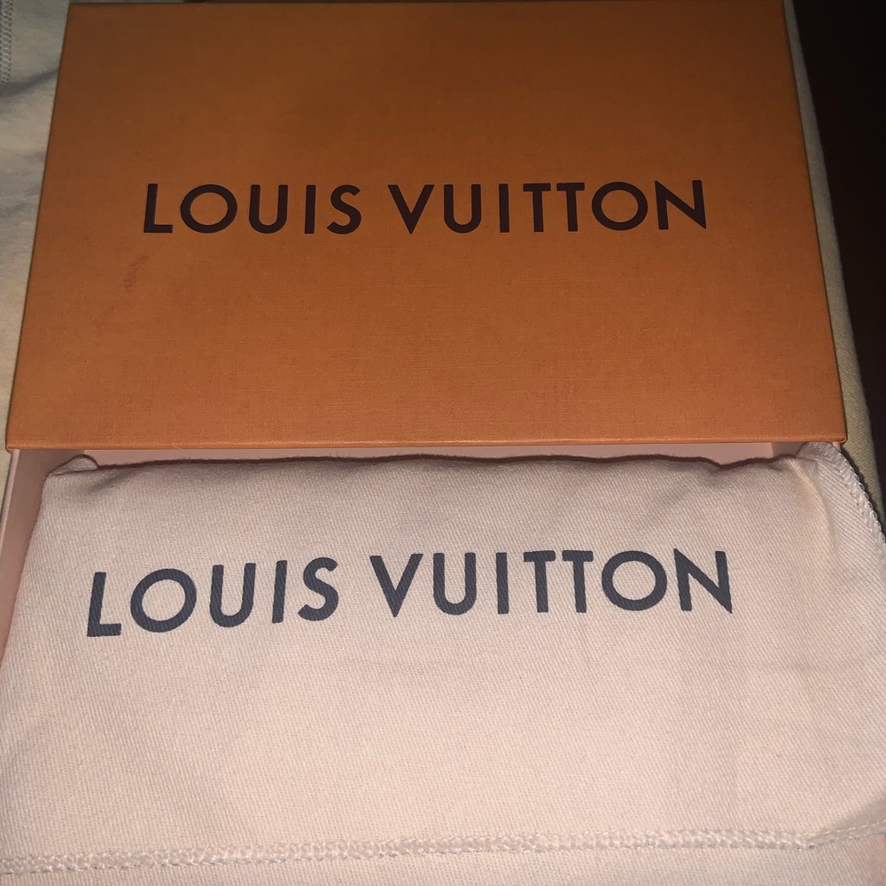 💯 Authentic LV Zippy Wallet- Additional Pics! - Picture 6 of 8